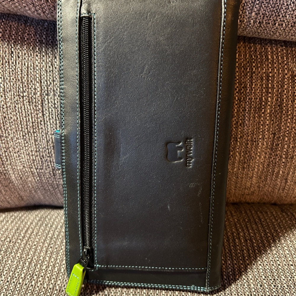 Leather Travel Wallet with Snap Closure - Black with Teal Stitching - Picture 3 of 3